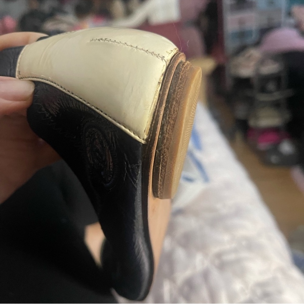 CHANEL Navy and Cream Flats - Picture 11 of 16